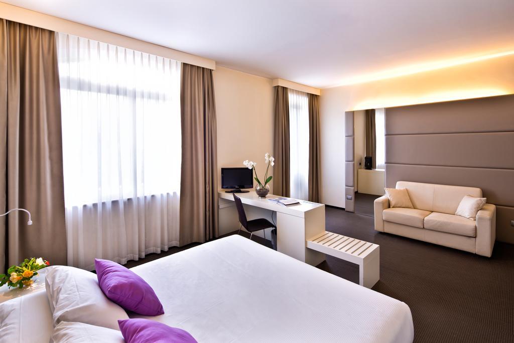 Th Assisi - Hotel Cenacolo Exteriör bild