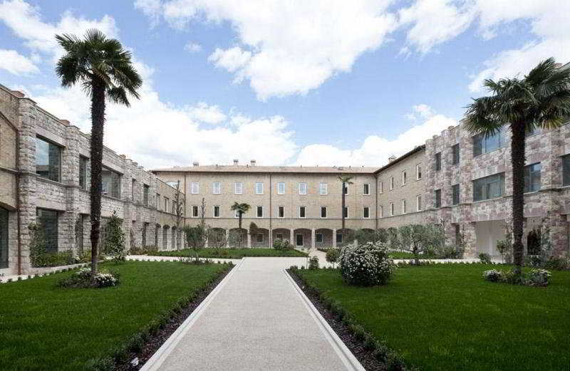 Th Assisi - Hotel Cenacolo Exteriör bild