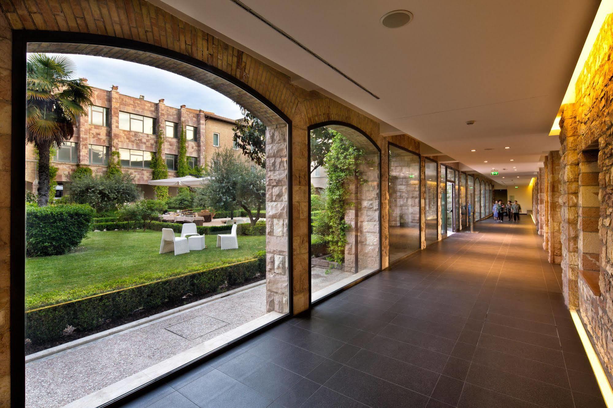 Th Assisi - Hotel Cenacolo Exteriör bild