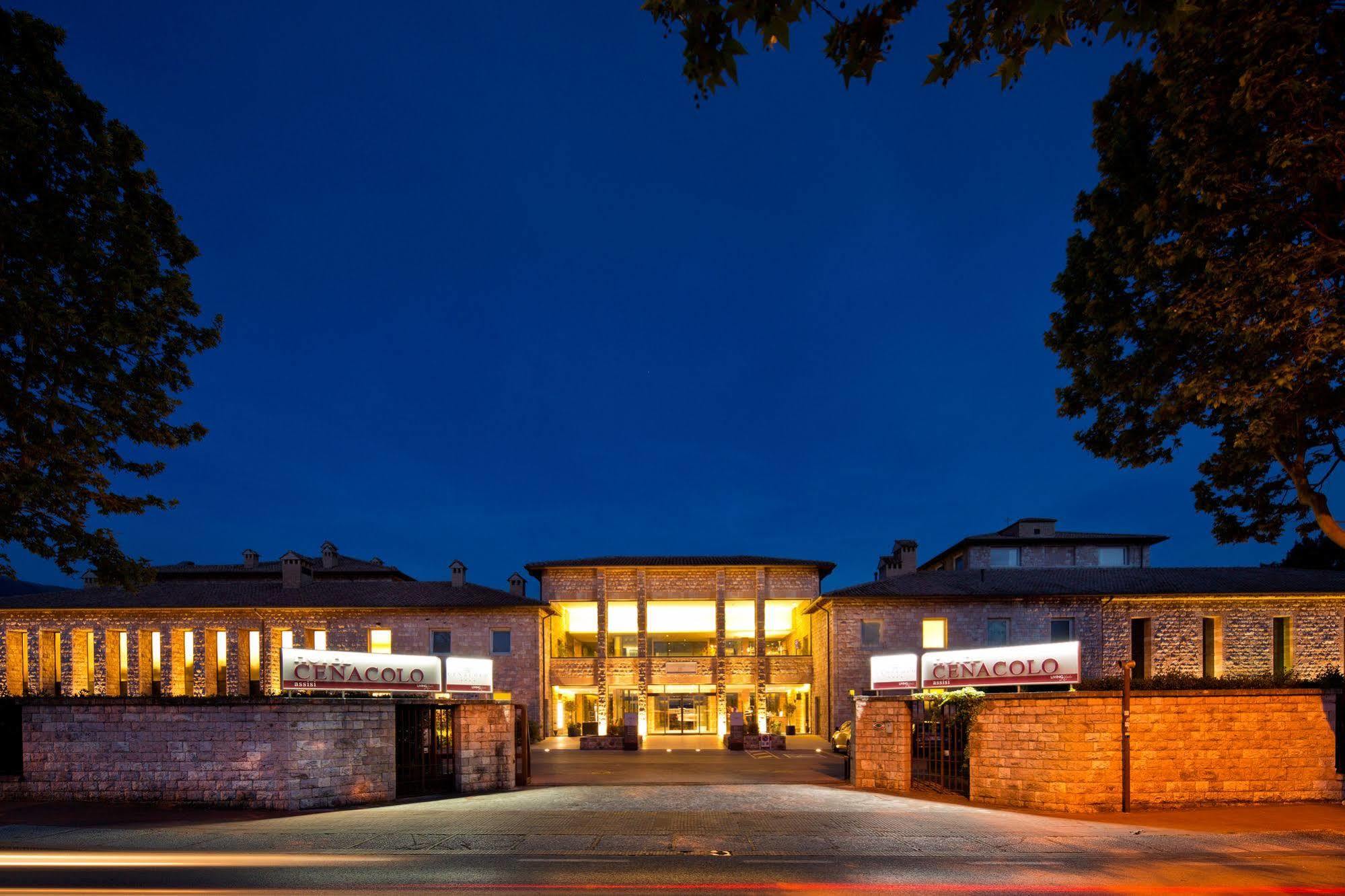 Th Assisi - Hotel Cenacolo Exteriör bild